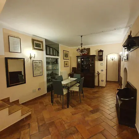 公寓 Cuore Del Centro Storico 斯波莱托